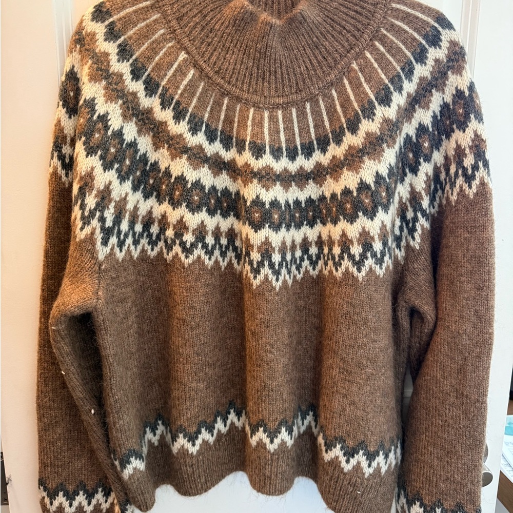 GAP Brown and White Knit Sweater